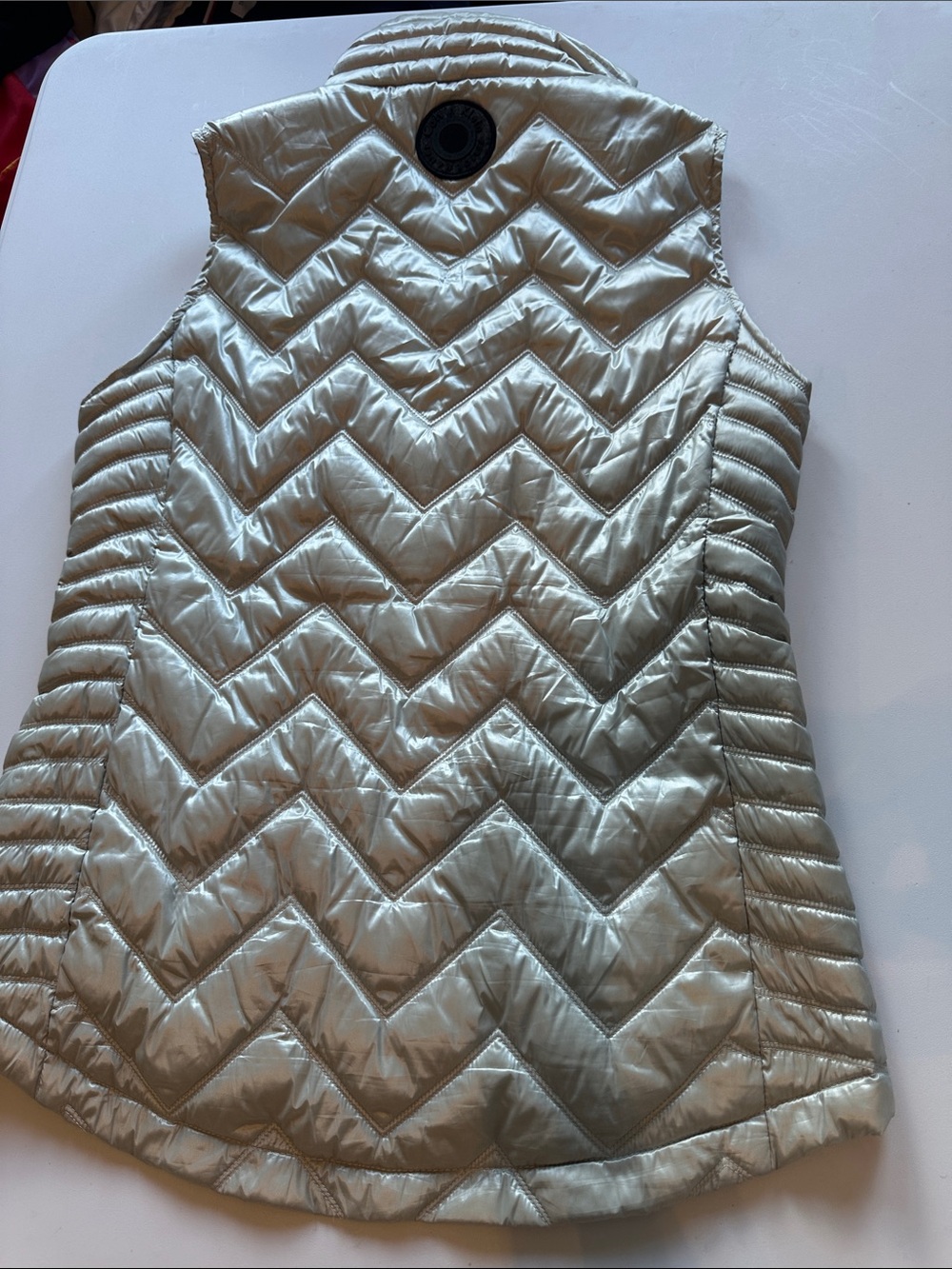 Calvin Klein Duck down Metallic Silver Puffer Vest - Picture 5 of 12